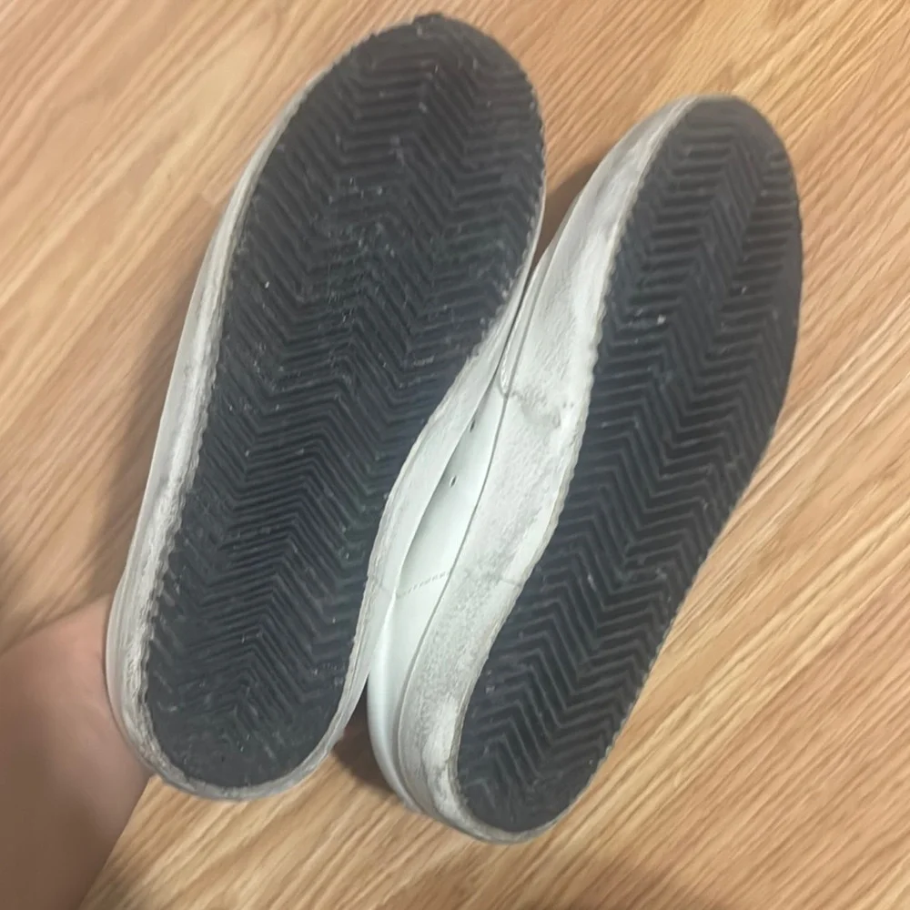 Golden Goose White Sneakers with Glittery Silver Accents - Picture 2 of 2